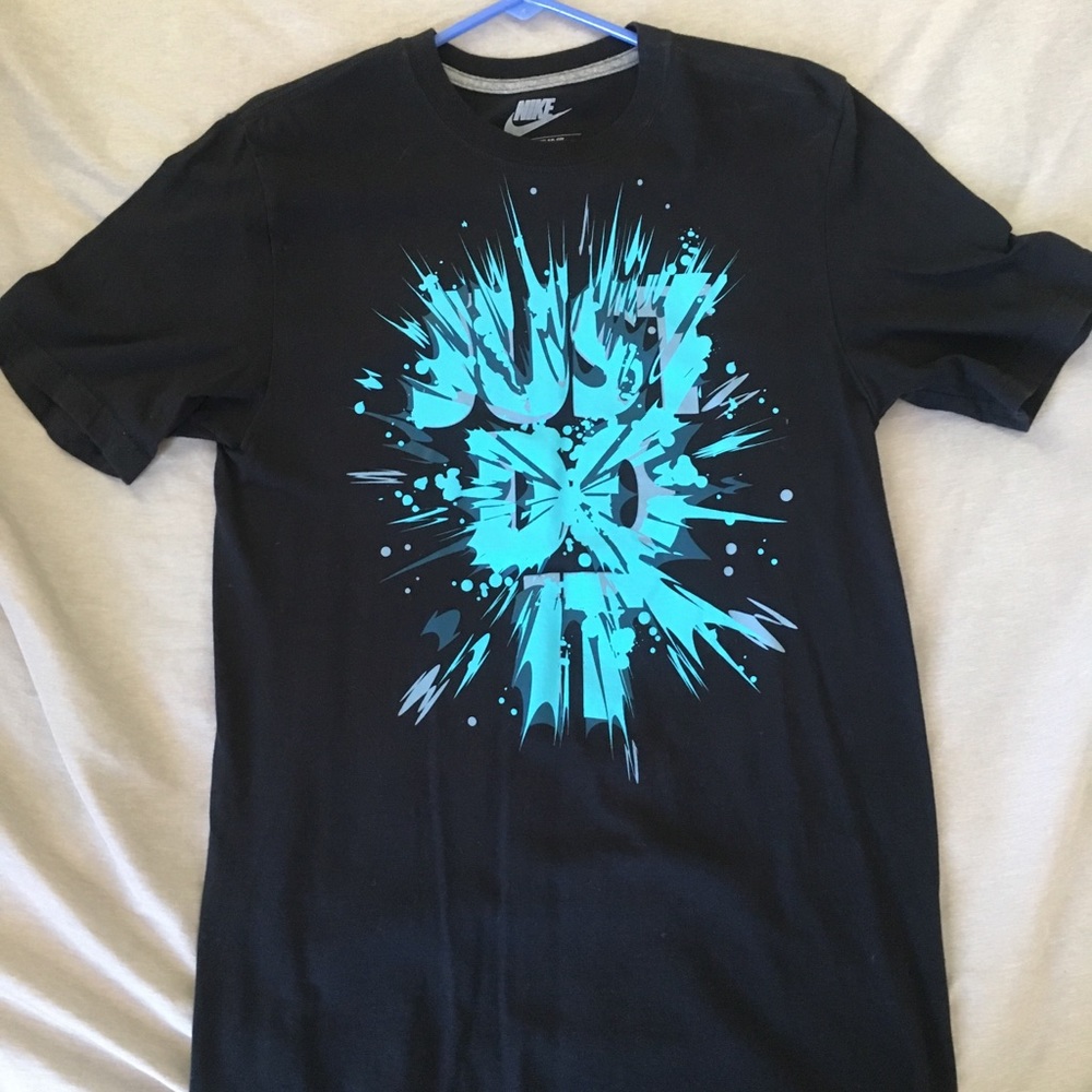Nike tee